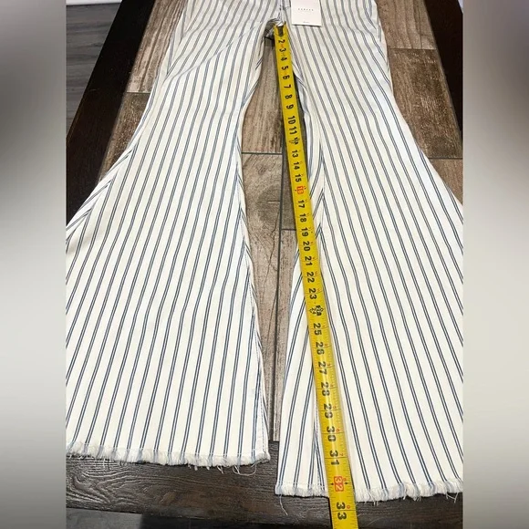 Kancan striped bell High Rise Super Striped Stretch jeans Women’s Size 5/26 NWT - Picture 9 of 11